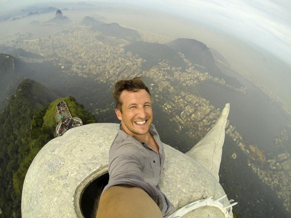 photo on the top of christ redeemer
