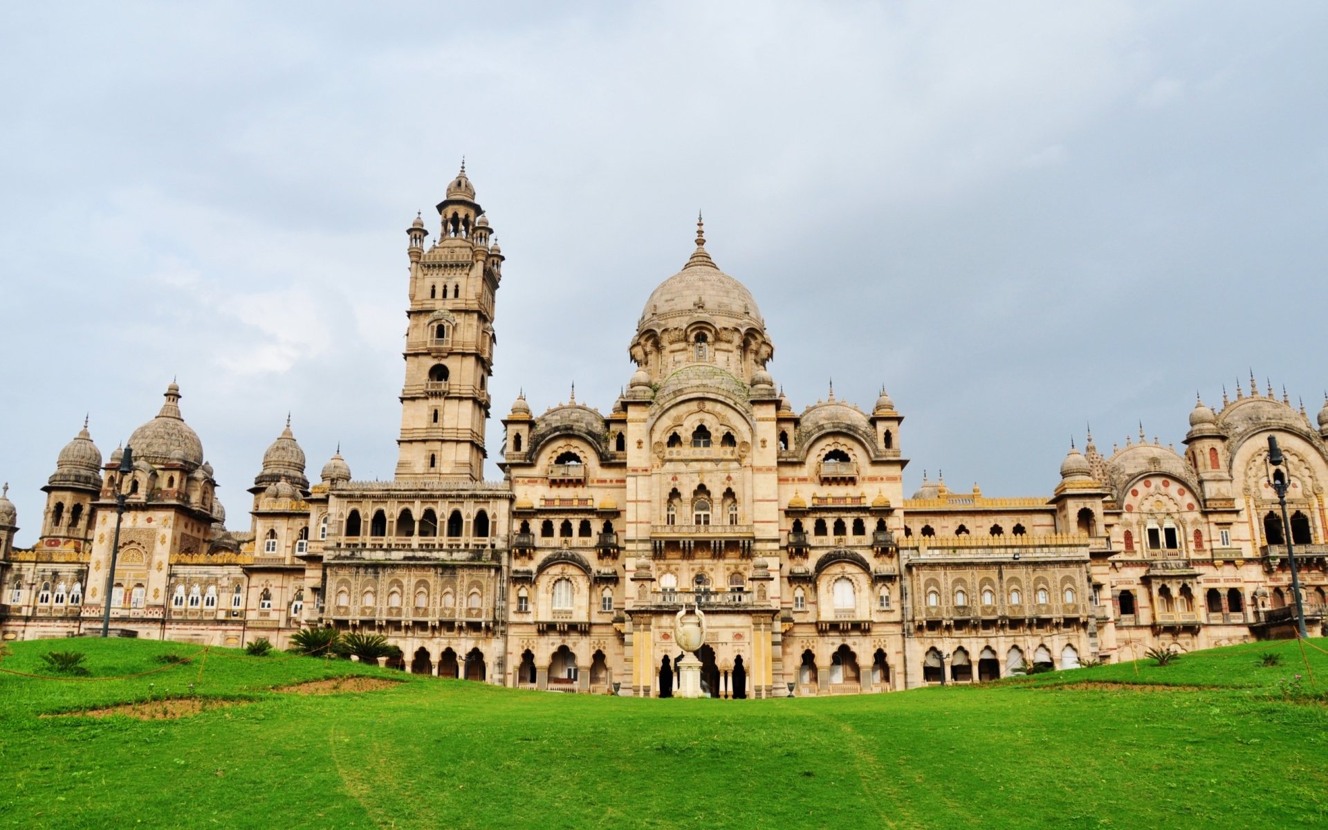 vadodara palace visit time