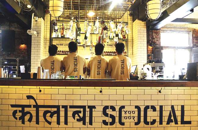 ‘Social’ Is Offering Beer And Shots At Just ₹31 Everytime PM Modi Says #Mitron In His Speech!