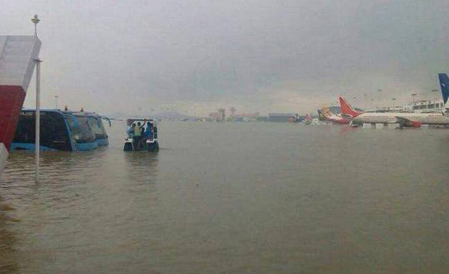 Ahmedabad airport flooded with heavy rain