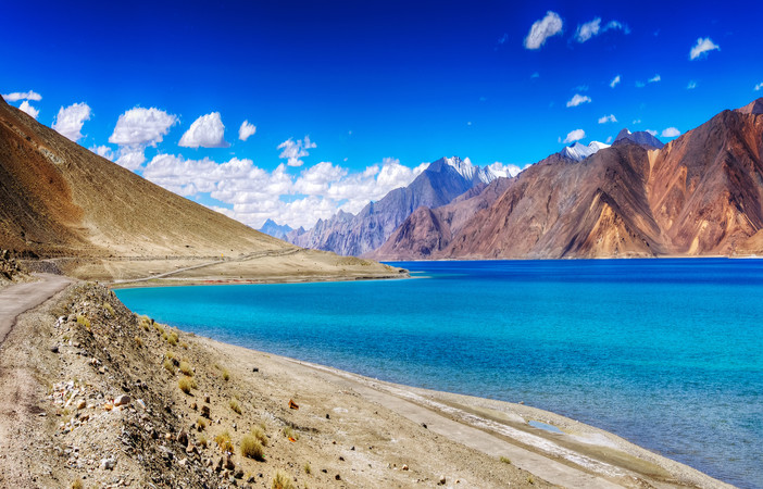 10 Reasons Why You Must Visit Leh Ladakh Once in a Lifetime