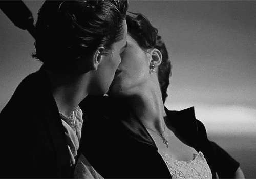 kiss day titanic