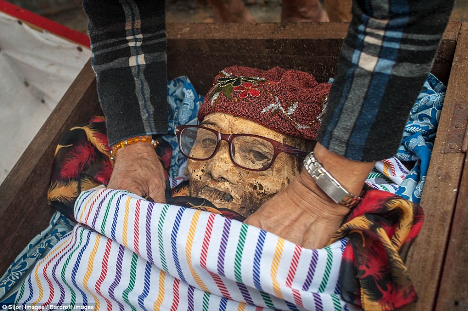 Ma’nene ritual at Panggala Village dead festival