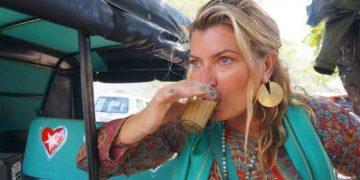 Woman From America Quits Her Job To Sell Chai : Earns Rs. 200 Crore Annually