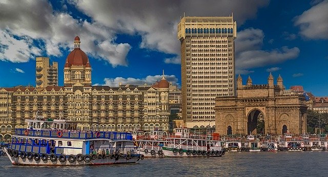 Taj Hotel Mumbai Receives Bomb Threat From Pakistan | Caller Claims To Be LeT Terrorist