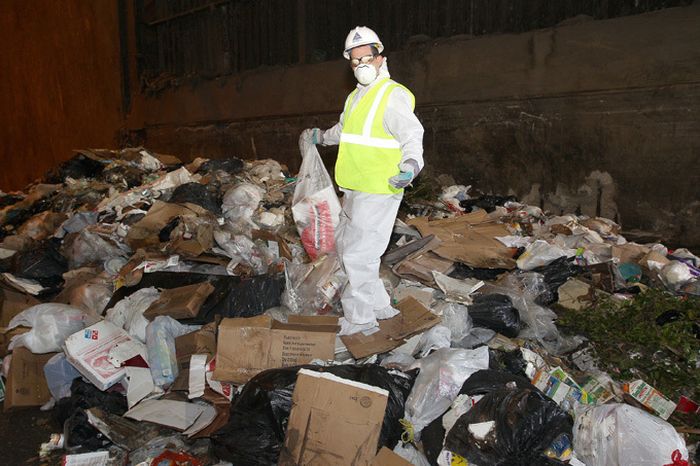 Man Digs Through Dump After Accidentally Tossing His Wife’s Wedding Ring In Trash