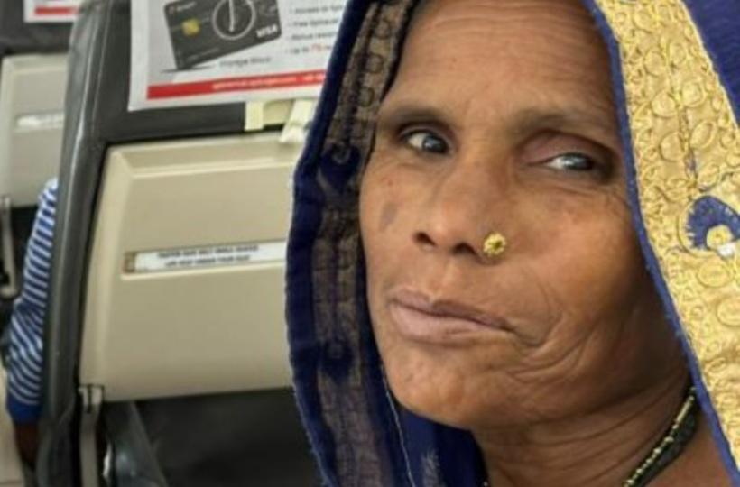 Indian Man Buys Food For An Old Couple Who Were Travelling In Flight For The First Time